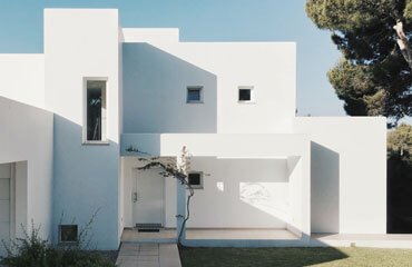 Home featured 06 free img